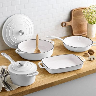 Les 5 indispensables pour une cuisine simple et épurée 51ab31da20359de94d7d7b6ed273c30a